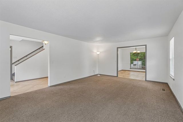 2709 Trail Creek Road, Edmond, OK 73012