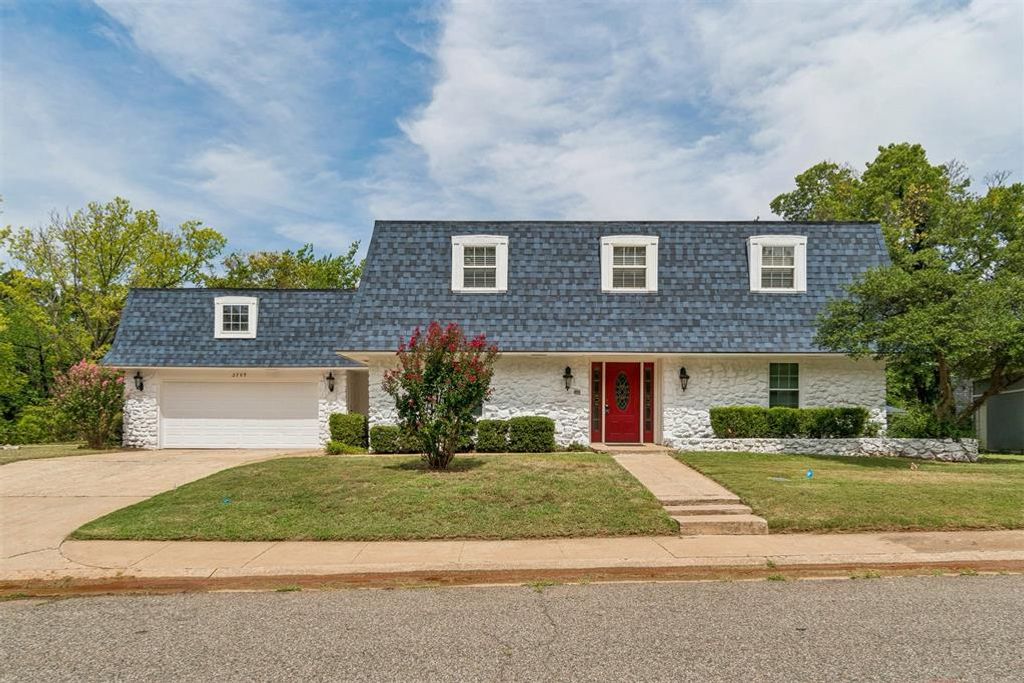 2709 Trail Creek Road, Edmond, OK 73012