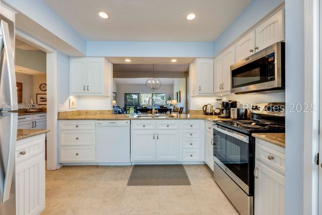 60 Carnoustie Rd Apt 928, Hilton Head Island, SC 29928