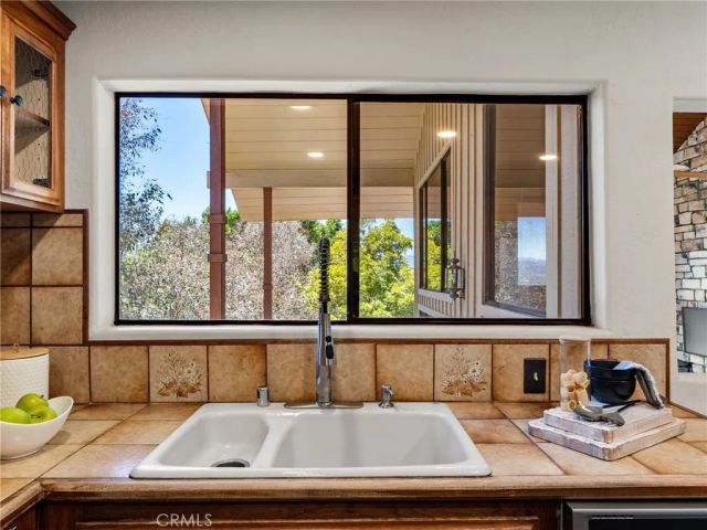 2248 Mil Sorpresas, Fallbrook, CA 92028