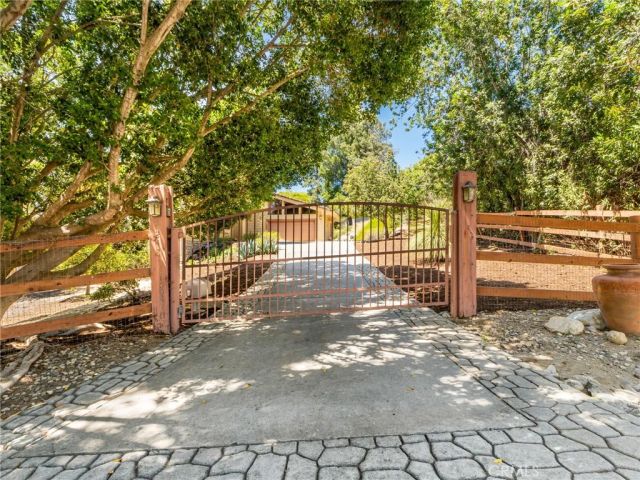 2248 Mil Sorpresas, Fallbrook, CA 92028