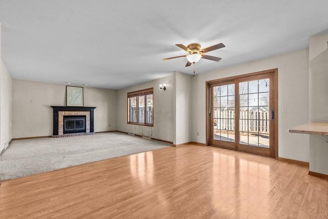 2189 E PRAIRIE CREEK DRIVE, Neenah, WI 54956