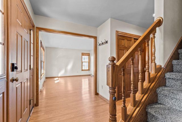 2189 E PRAIRIE CREEK DRIVE, Neenah, WI 54956