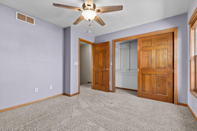 2189 E PRAIRIE CREEK DRIVE, Neenah, WI 54956