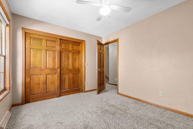 2189 E PRAIRIE CREEK DRIVE, Neenah, WI 54956