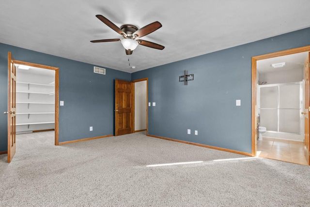 2189 E PRAIRIE CREEK DRIVE, Neenah, WI 54956