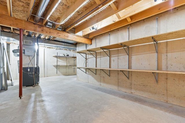 2189 E PRAIRIE CREEK DRIVE, Neenah, WI 54956