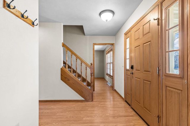 2189 E PRAIRIE CREEK DRIVE, Neenah, WI 54956