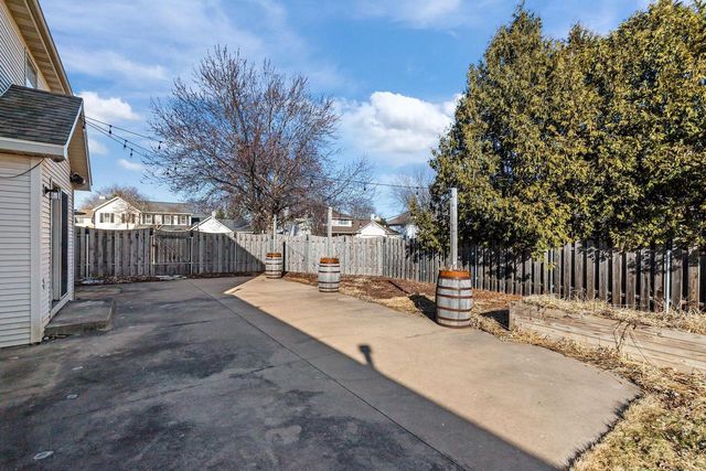 2189 E PRAIRIE CREEK DRIVE, Neenah, WI 54956