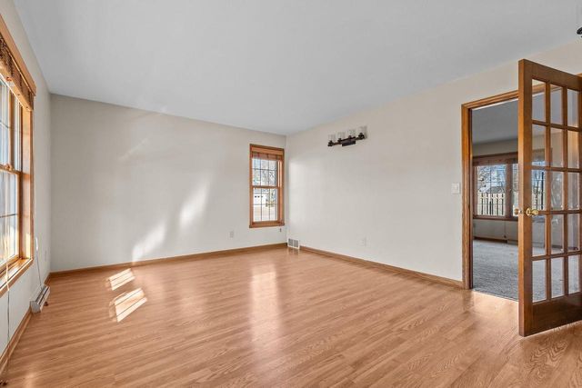 2189 E PRAIRIE CREEK DRIVE, Neenah, WI 54956