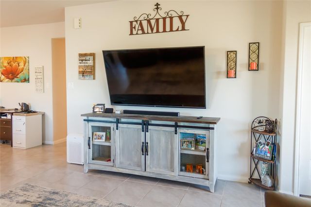 10201 Waterwall Lane, Texas City, TX 77591