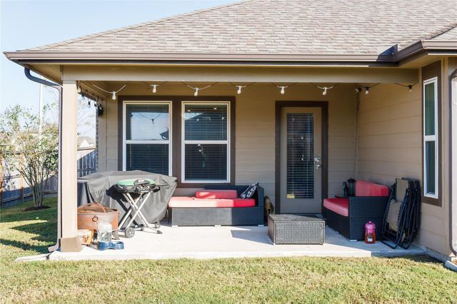 10201 Waterwall Lane, Texas City, TX 77591