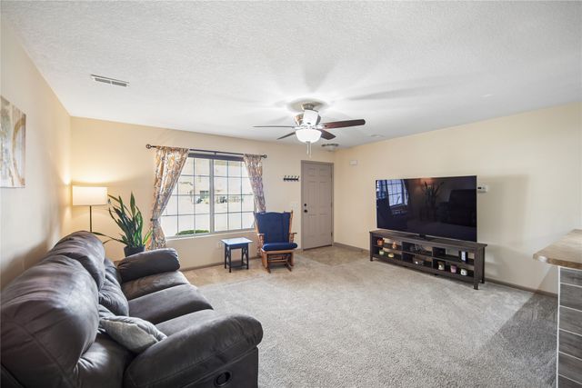 834 SE Crabapple Drive, Waukee, IA 50263