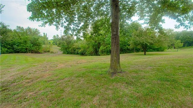 20009 Clinton County Line Road, Holt, MO 64048