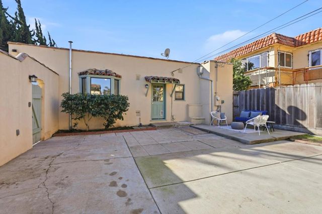 16 Orange Drive, Salinas, CA 93901