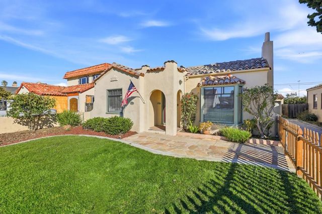 16 Orange Drive, Salinas, CA 93901