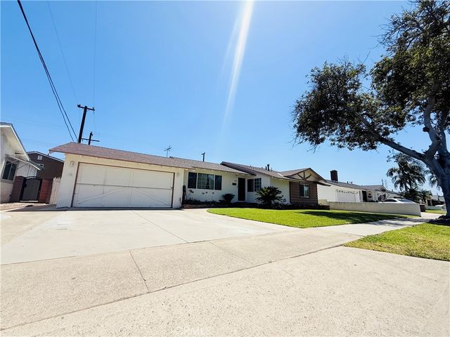 2618 W Stonybrook Drive, Anaheim, CA 92804