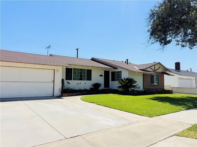 2618 W Stonybrook Drive, Anaheim, CA 92804