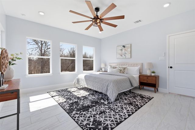 131 E Keomuku LN, Bastrop, TX 78602