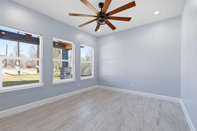 131 E Keomuku LN, Bastrop, TX 78602