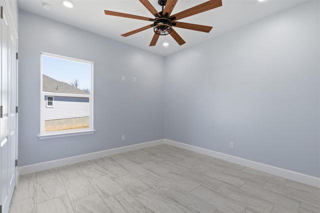 131 E Keomuku LN, Bastrop, TX 78602