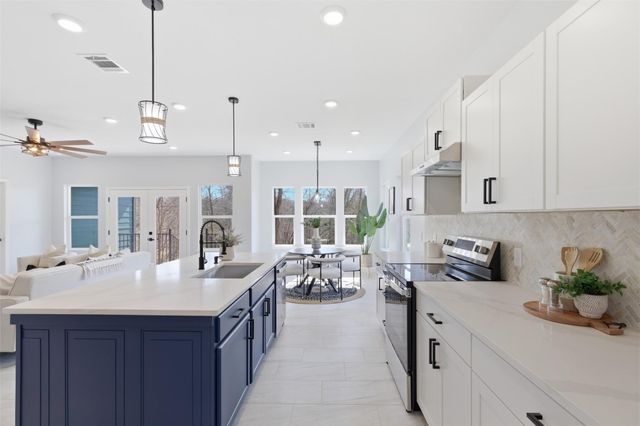 131 E Keomuku LN, Bastrop, TX 78602