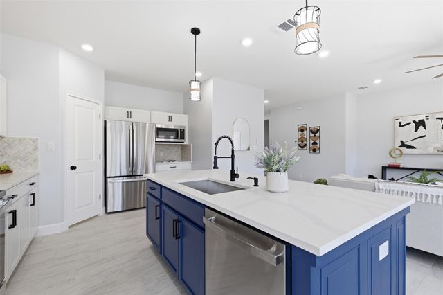 131 E Keomuku LN, Bastrop, TX 78602