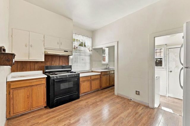 5619 Harmon Avenue, Oakland, CA 94621