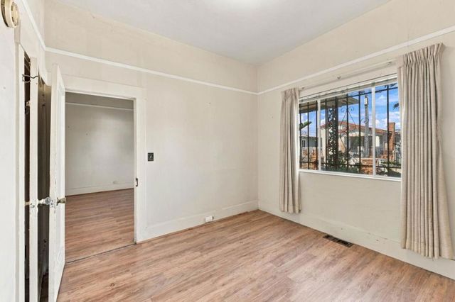 5619 Harmon Avenue, Oakland, CA 94621