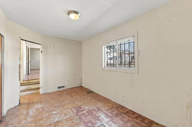 5619 Harmon Avenue, Oakland, CA 94621