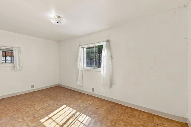 5619 Harmon Avenue, Oakland, CA 94621