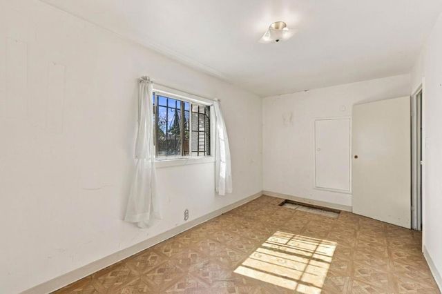 5619 Harmon Avenue, Oakland, CA 94621