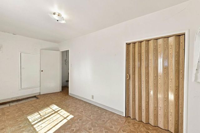 5619 Harmon Avenue, Oakland, CA 94621