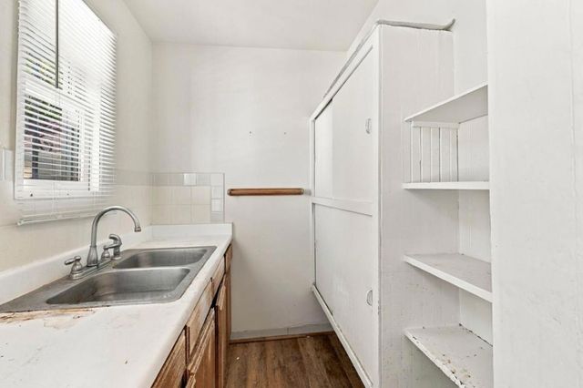 5619 Harmon Avenue, Oakland, CA 94621