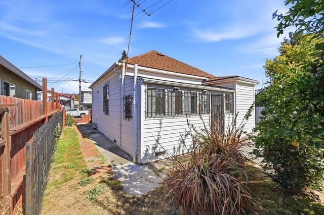 5619 Harmon Avenue, Oakland, CA 94621