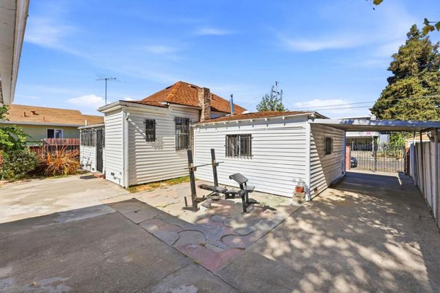 5619 Harmon Avenue, Oakland, CA 94621