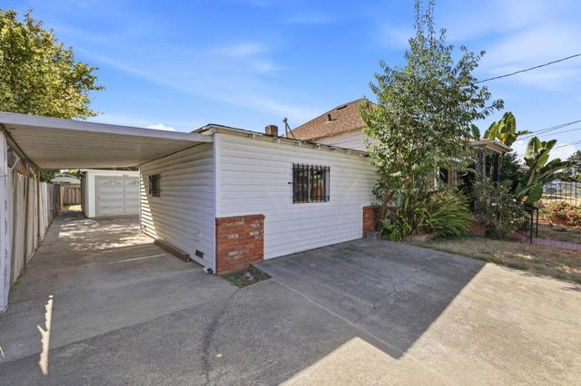 5619 Harmon Avenue, Oakland, CA 94621