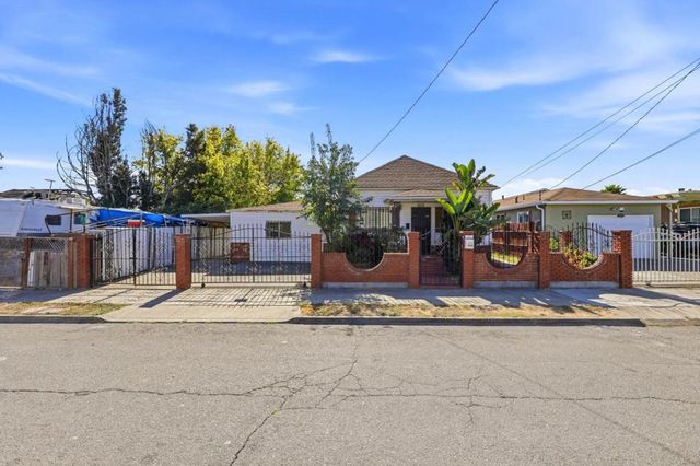 5619 Harmon Avenue, Oakland, CA 94621