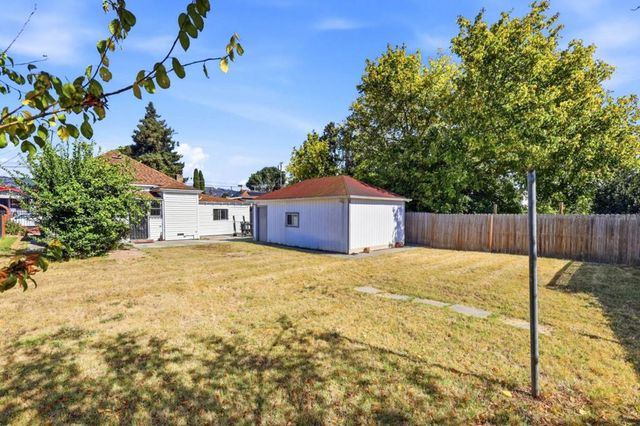 5619 Harmon Avenue, Oakland, CA 94621