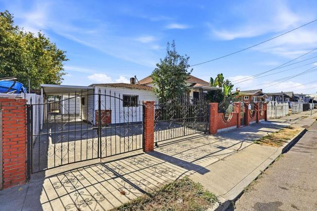 5619 Harmon Avenue, Oakland, CA 94621
