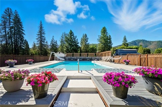 1121 Oak Valley Drive, Yreka, CA 96097