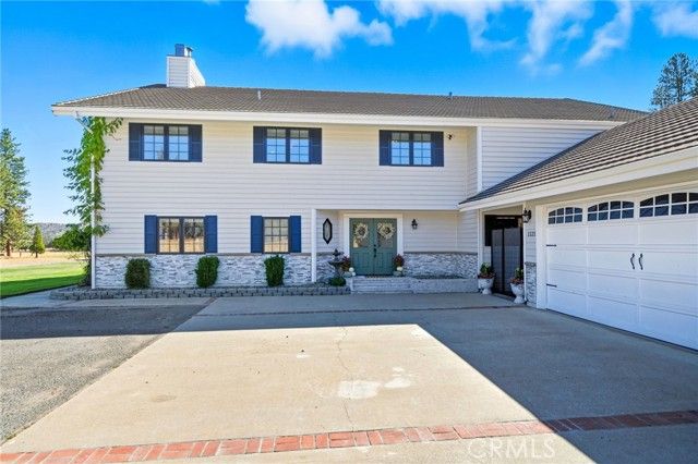 1121 Oak Valley Drive, Yreka, CA 96097