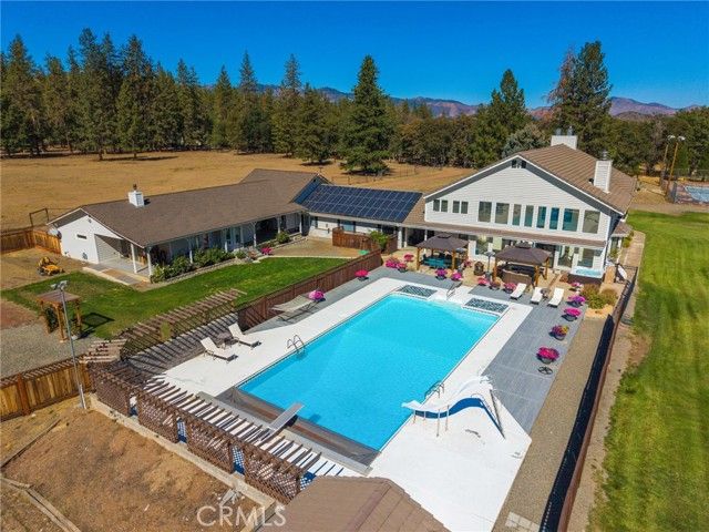 1121 Oak Valley Drive, Yreka, CA 96097