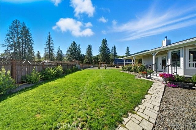 1121 Oak Valley Drive, Yreka, CA 96097