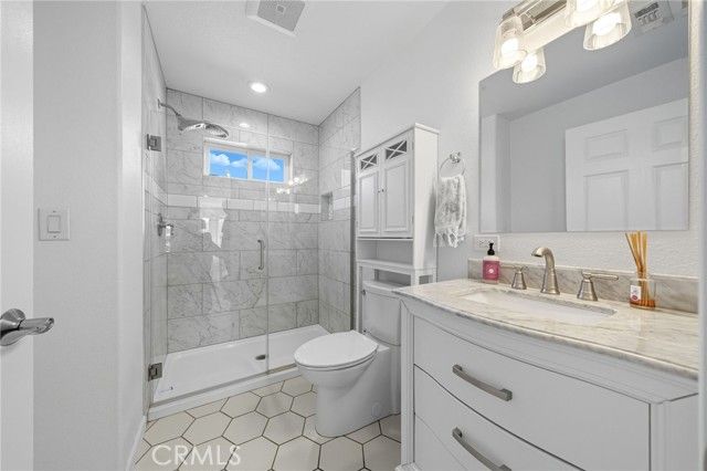 1121 Oak Valley Drive, Yreka, CA 96097