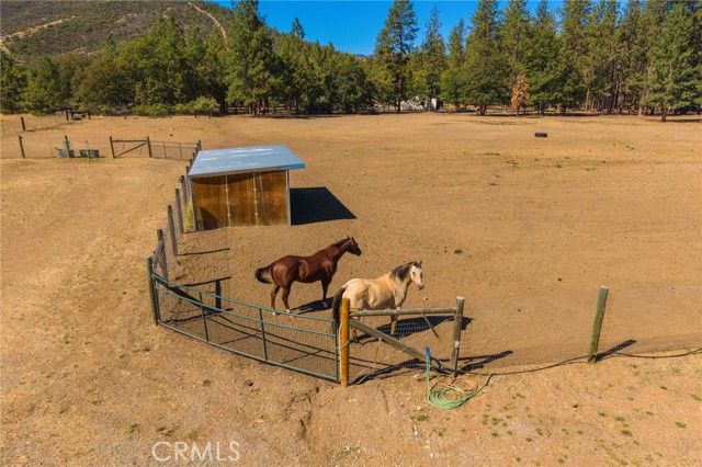 1121 Oak Valley Drive, Yreka, CA 96097