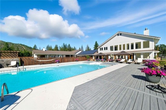 1121 Oak Valley Drive, Yreka, CA 96097