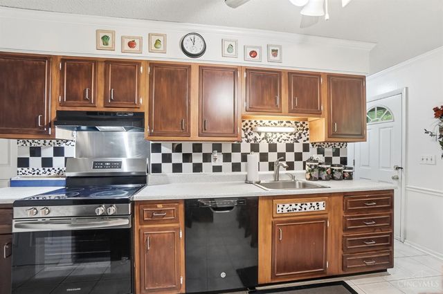 942 Goodhue Circle, Forest Park, OH 45250