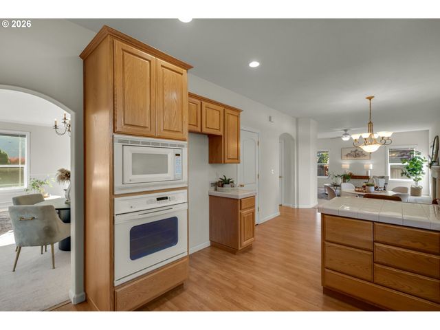 17718 Ne 38TH Way, Vancouver, WA 98682