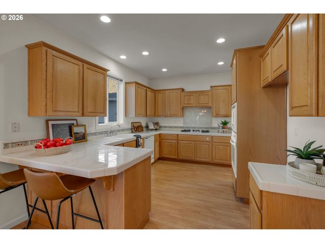 17718 Ne 38TH Way, Vancouver, WA 98682
